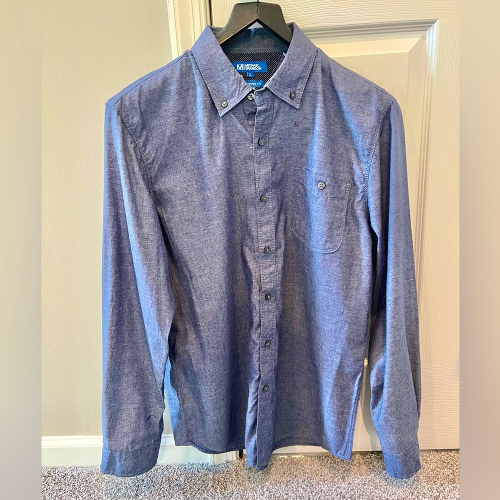 Men’s Michael Brandon denim colored buttoned down long sleeved shirt. LARGE